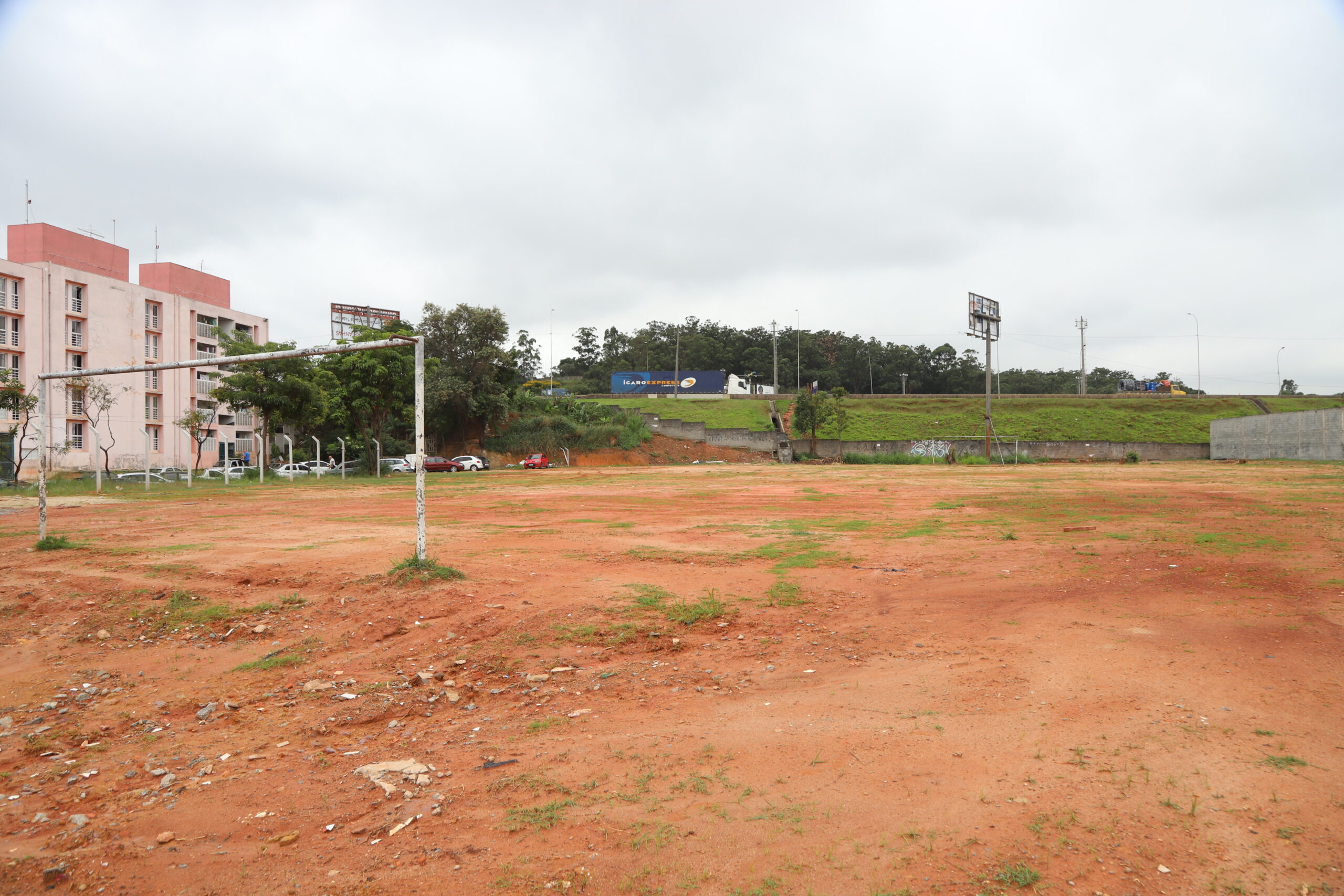 Prefeitura constrói Praça de esportes no Jardim Piratininga