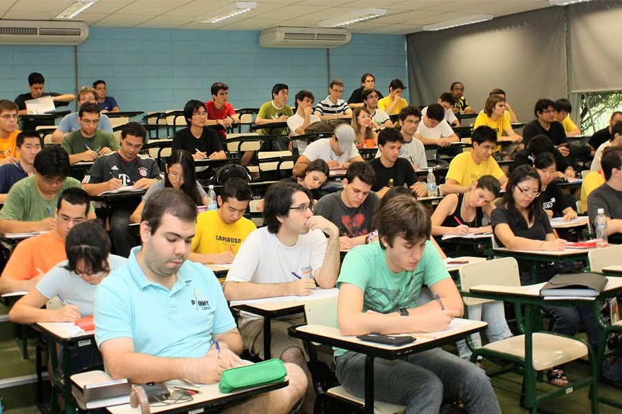 MEC determina volta às aulas em Janeiro nas universidades federais