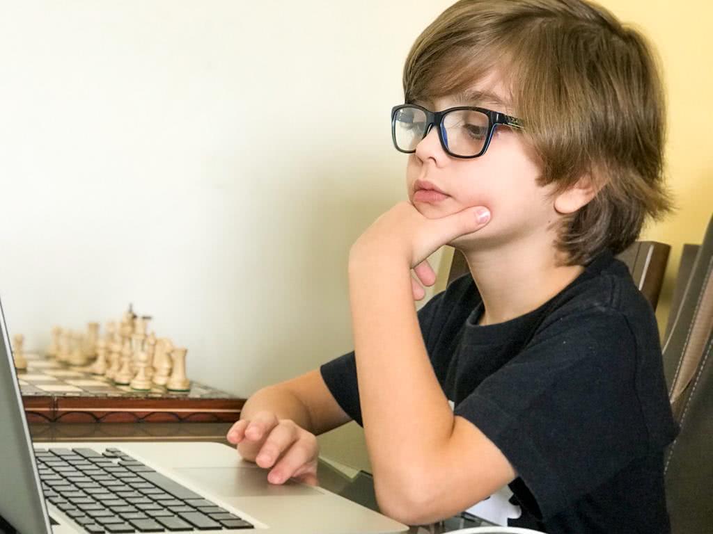 Osasquense de 7 anos é o 39º colocado em torneio mundial de xadrez