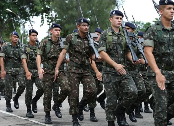 Nascidos em 2003 já podem fazer o alistamento militar