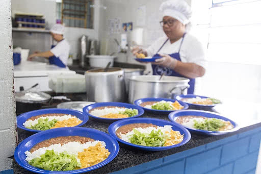 Osasco abre concurso para cozinheiro, inspetor, servente e zelador