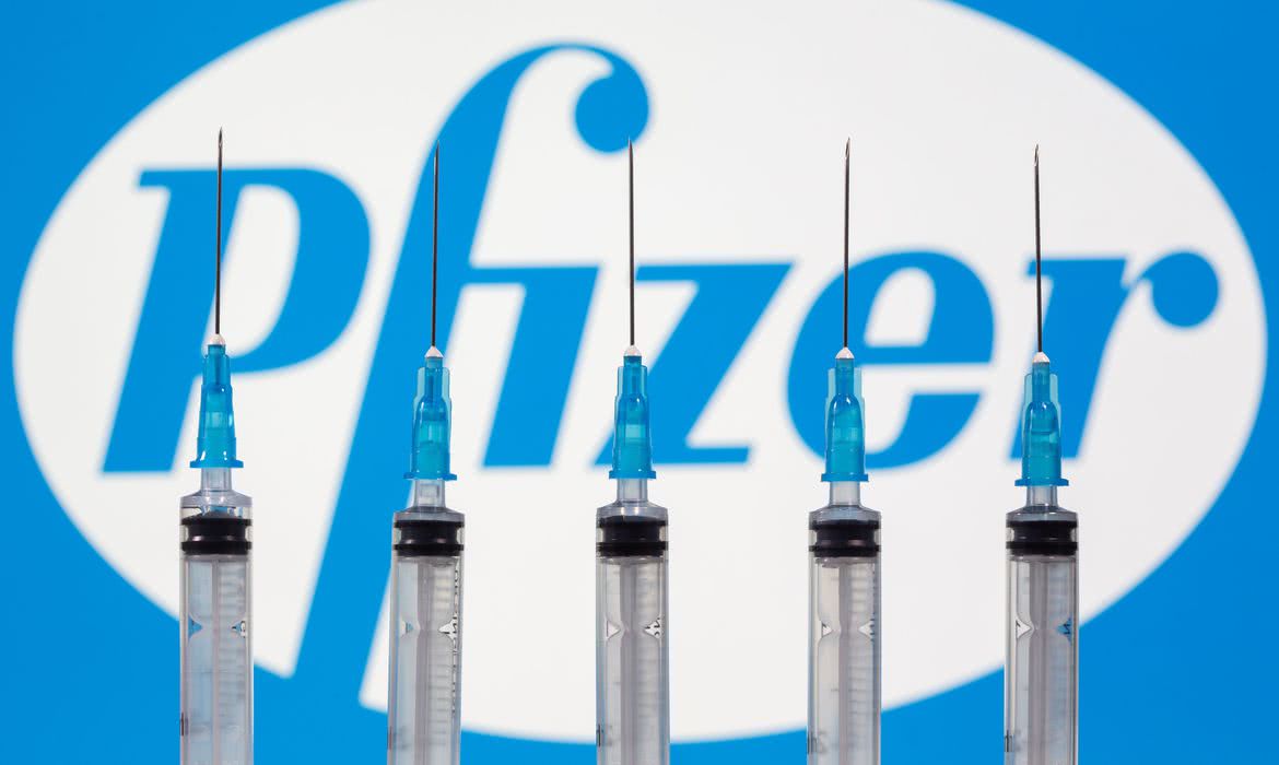 Governo federal decide comprar 100 milhões de doses da vacina Pfizer